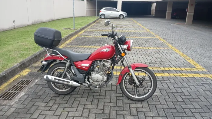 Moto 150 vendo ou troco por xtz 250
