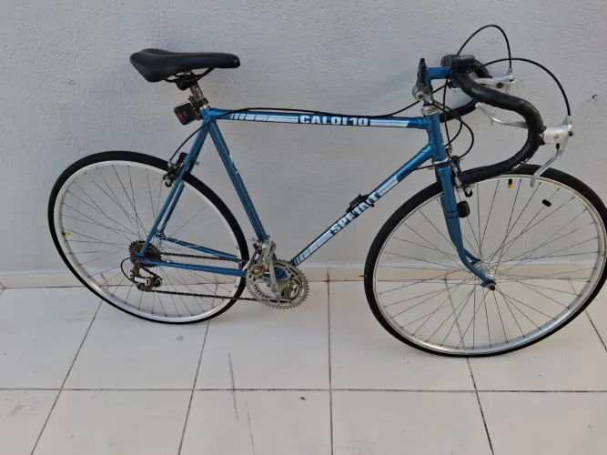 Vende se Bicicleta Antiga Caloi 10