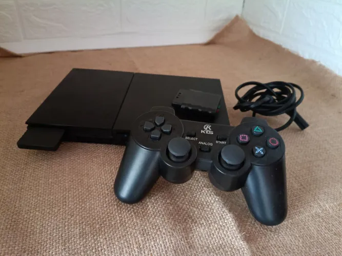 PS2 SLIM + CONTROLE SEM FIO + MEMORY CARD + ADAPTADOR HDMI (LEITOR NÃO FUNCIONA)