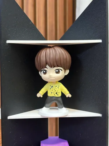 Suporte expositor Bonecos BTS Mc donalds kpop