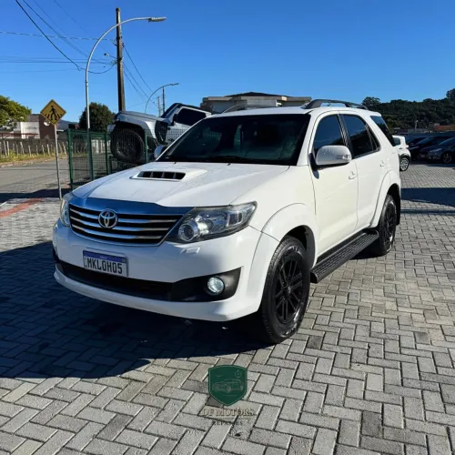 Toyota Hilux SW4 SRV D4-d 4X4 3.0 TDI Dies. AUT 2013