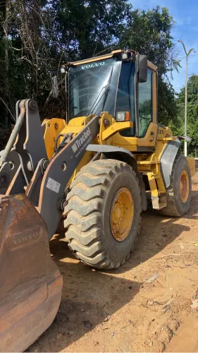 Máquina Volvo L90