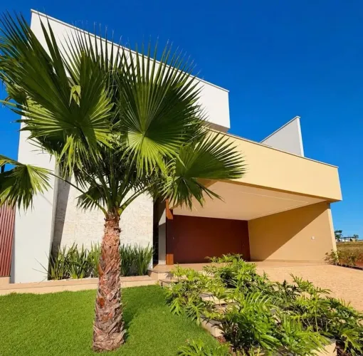 Casa de condomínio á venda em Rio Verde com 4 suítes, piscina, armários e cômodos extremam