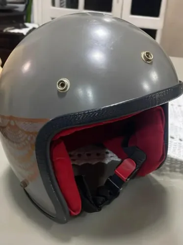 Capacete decorativo
