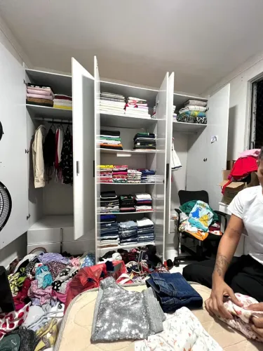 Organização de guarda roupa
