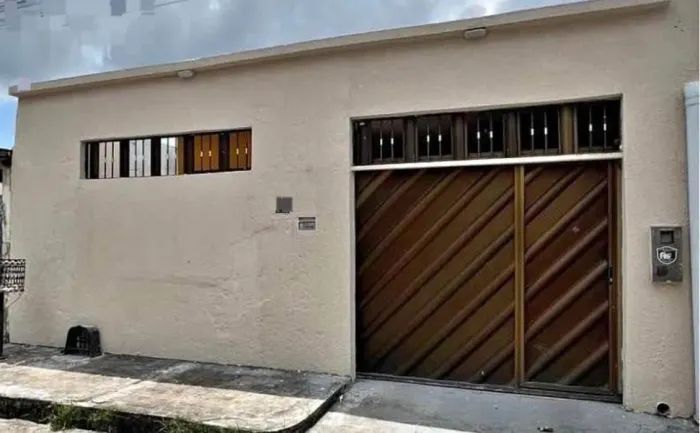 CASA EM SANTA IZABEL