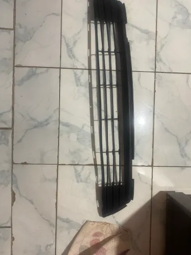 Grade inferior Corolla na caixa