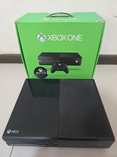 Xbox one caixa e 1 controle