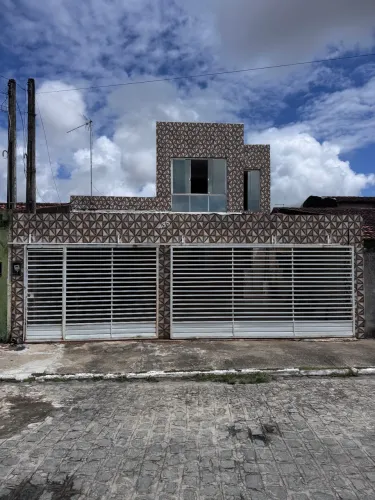 Vendo Ótima Casa no Condomínio Recanto das Estrelas no Benedito Bentes.