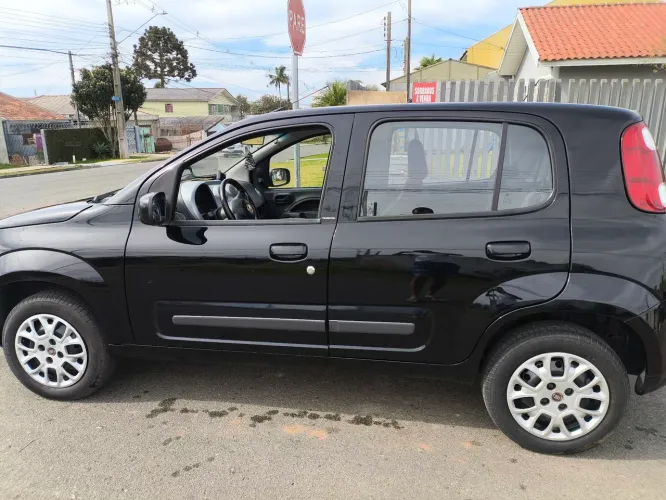 Fiat Uno Attractive 1.4 EVO Fire Flex 8V 4P 2011