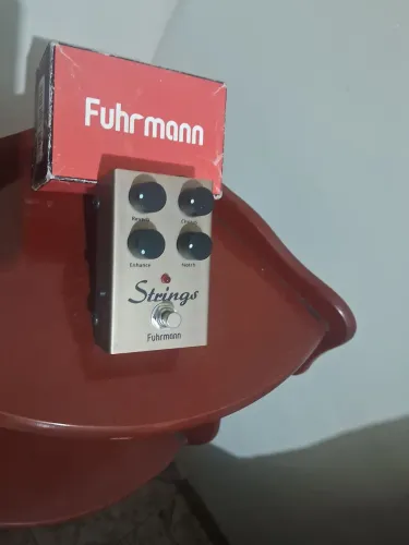 Pedal de reverb para violão Fuhrmann strings