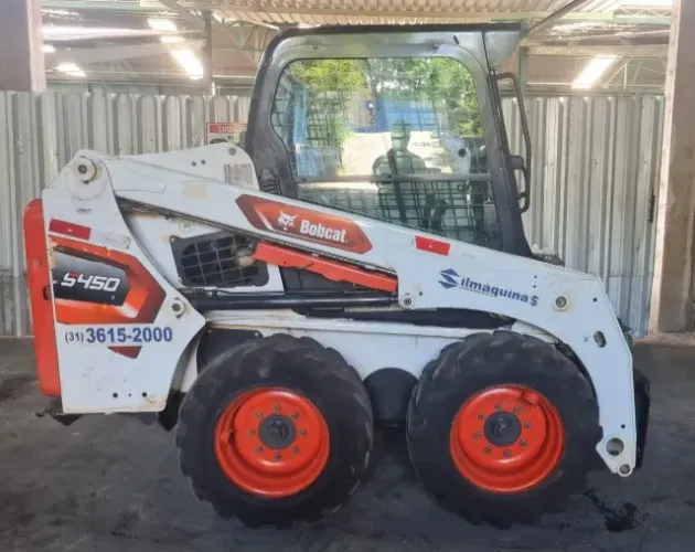 Minicarregadeira Bobcat S450 Ano 2024 Com 890,1hs C Ar Cond