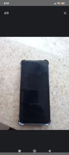 Celular zero sem detalhes