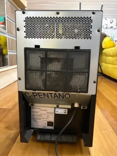 Adega Electrolux 8 Garrafas (ACS08)