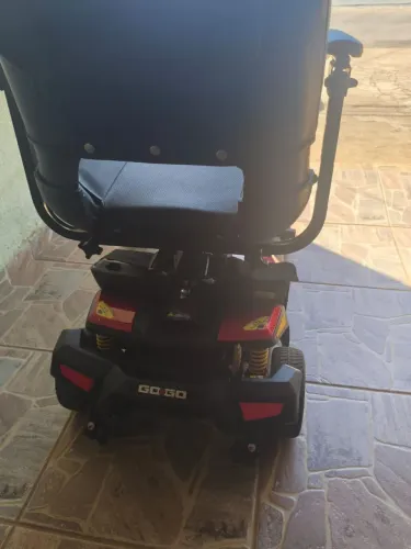 Quadriciclo motorizado/scooter