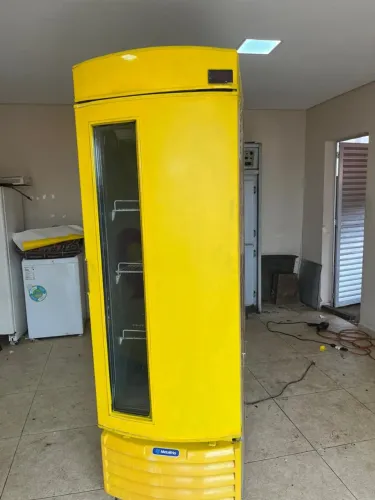 Cervejeira 110 v com garantia de 5 meses