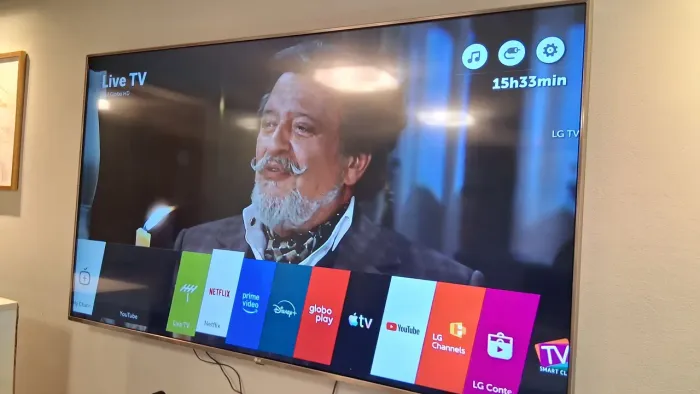 Tv 65 polegadas LG , muito boa