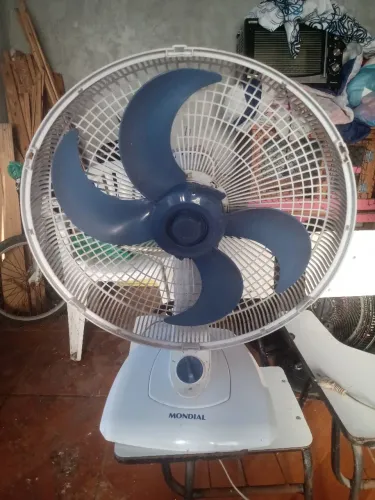 Ventilador mundial. Funciona pô um tempo depois para 
