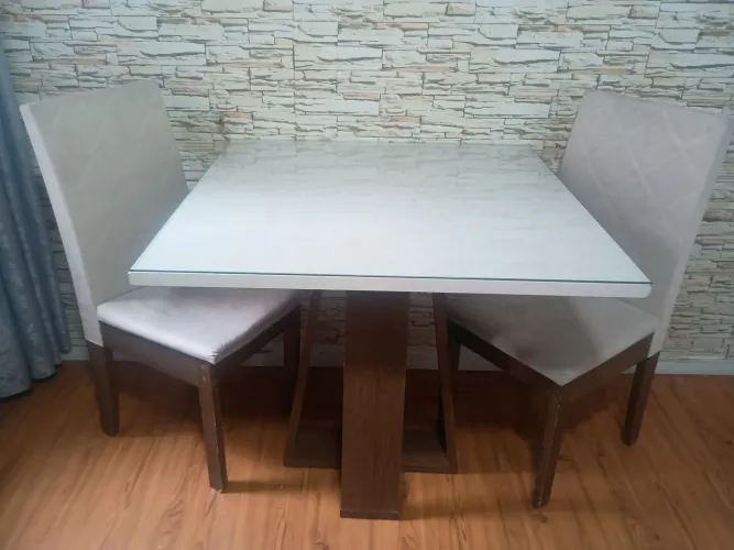 Mesa de sala ou cozinha