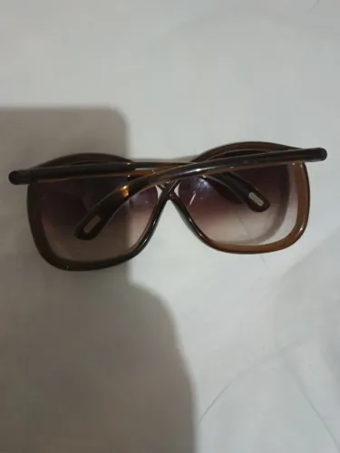 vendo óculos de solda tom ford.usado sem aranhões e bom estado.