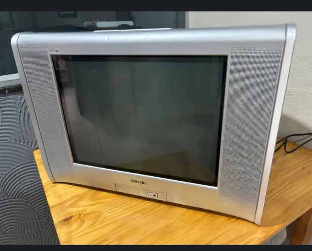 TV de tubo CRT Sony Wega 21 polegadas