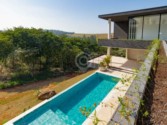 Casa em Condomínio : / Residencial / Capela do Barreiro