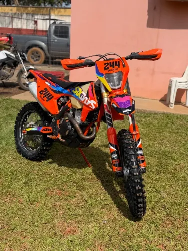 Vende-se ou troco Ktm 350 six days 