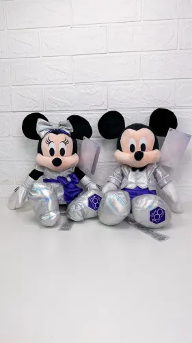 Mickey e Minnie de pelúcia 100 anos Disney