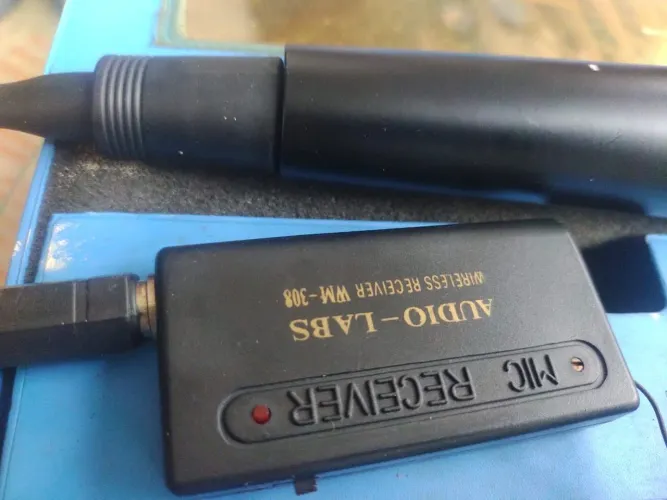 Microfone sem fio Pioneer.