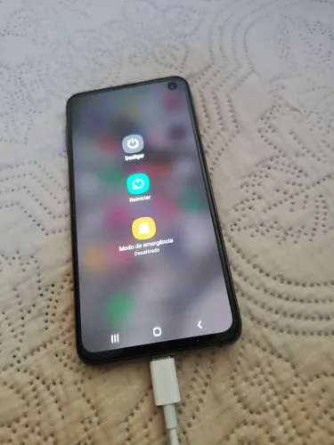 Samsung S10e