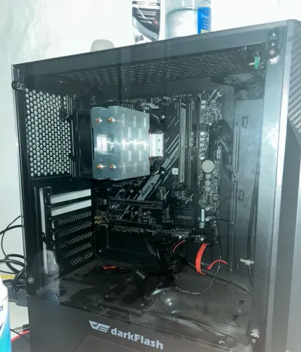 Kit gamer, ryzen 7 5700x, gigabyte b550m, 16gb ddr4 crucial