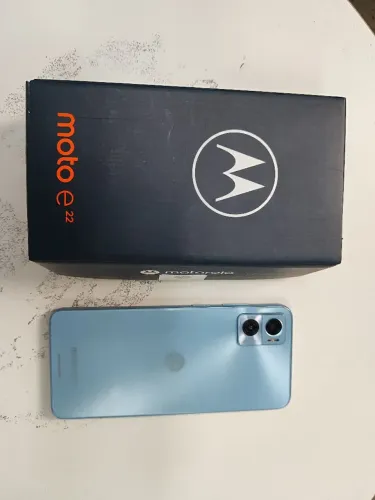 Moto E22 128GB.