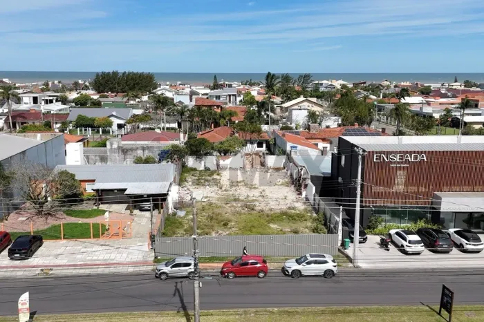 Terreno Comercial 630m² à Venda em Atlântida-Xangri-Lá  Em Frente ao Tabelionato