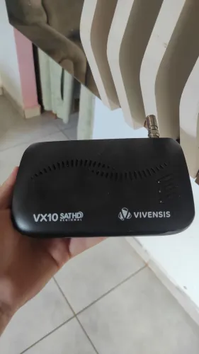 Vendo receptor digital e antena em perfeito funcionamento, ótima qualidade de sinal.