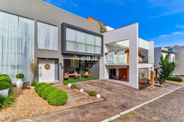 Casa à venda 3 Quartos 3 Suites 4 Vagas 284M² Hípica Porto Alegre - RS