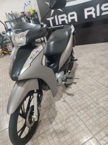Honda Biz 125 EX 2023 - Única Dona - Apenas 9.251 km