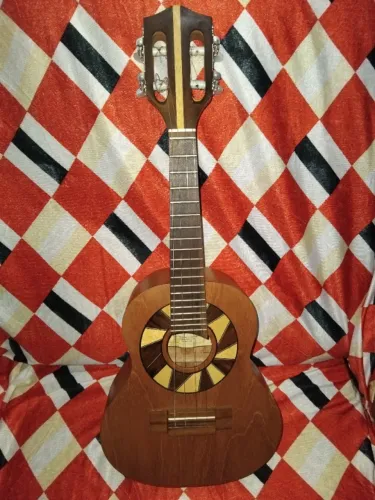 Cavaco de Cedro maciço ER Luthier