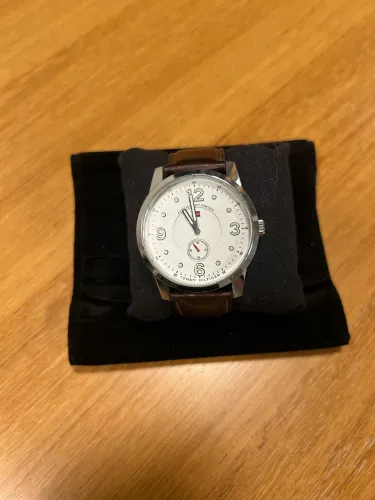 Relógio Tommy Hilfiger Original com pulseira de Couro 