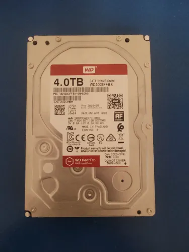 HD WD Red Pro 4TB + Crystal Disk