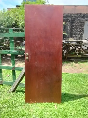 Porta lisa de madeira 