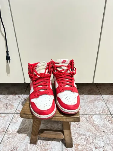 Nike Dunk High Championship Red