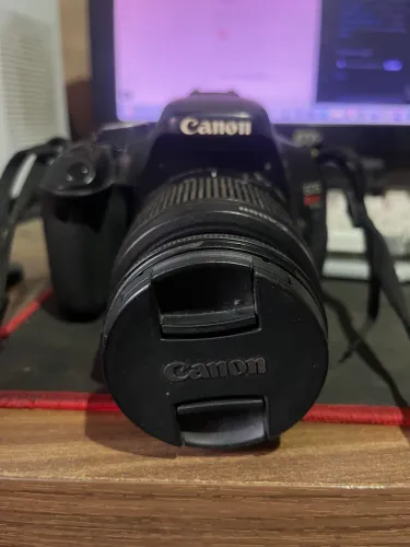 Canon EOS Rebel T3i + Lente Canon EF-S 18-55mm - Excelente Estado