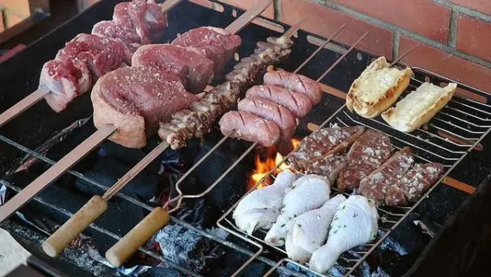 CHURRASQUEIRO. Sem limite de tempo no evento.