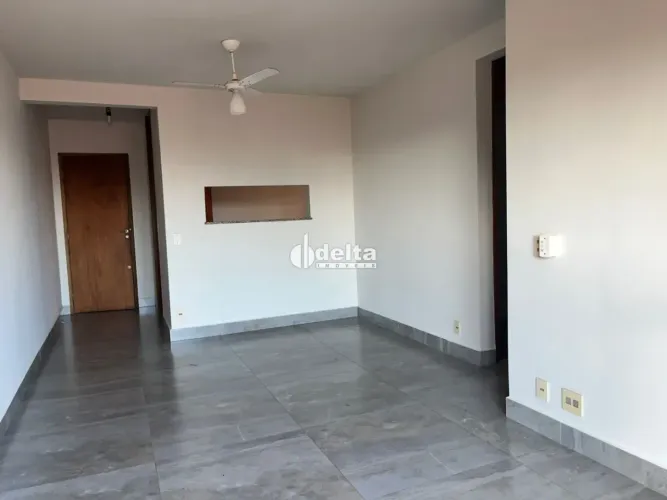 Apartamento com 3 quartos sendo 1 suíte disponível para venda no bairro Martins em Uberlân