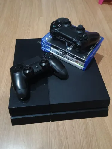PS4 500GB 2 CONTROLES E COM JOGOS!!