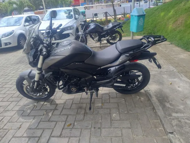 Dominar 400 2024 com apenas 12.000 km