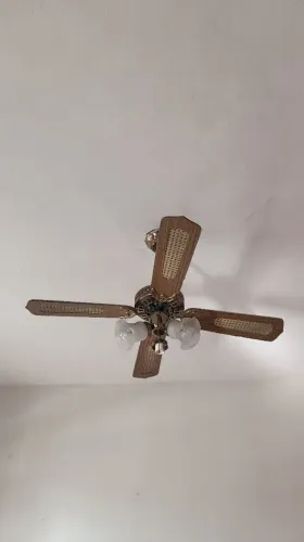Ventilador de teto antigo