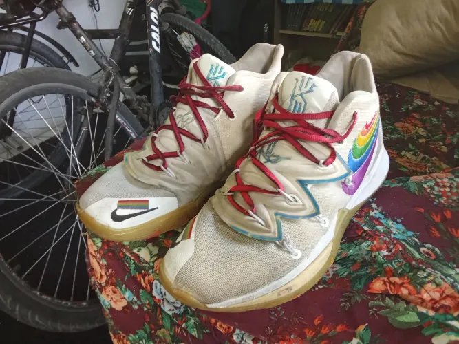 Kyrie 5 "True", basqueteira