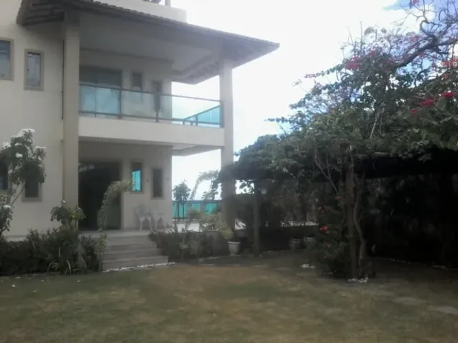 Casa 5/4 no Bomfim com vista para o mar, jardim gramado e ampla área de laser com piscina