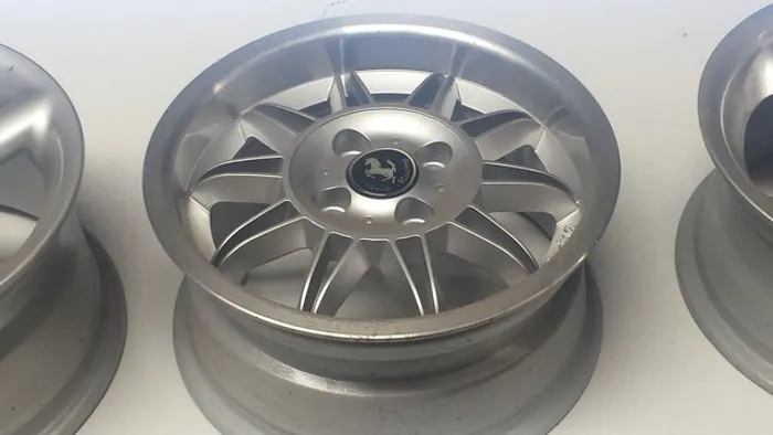 Roda aro 14 Taluda Prata com Borda diamantada Tala 7 4X100 